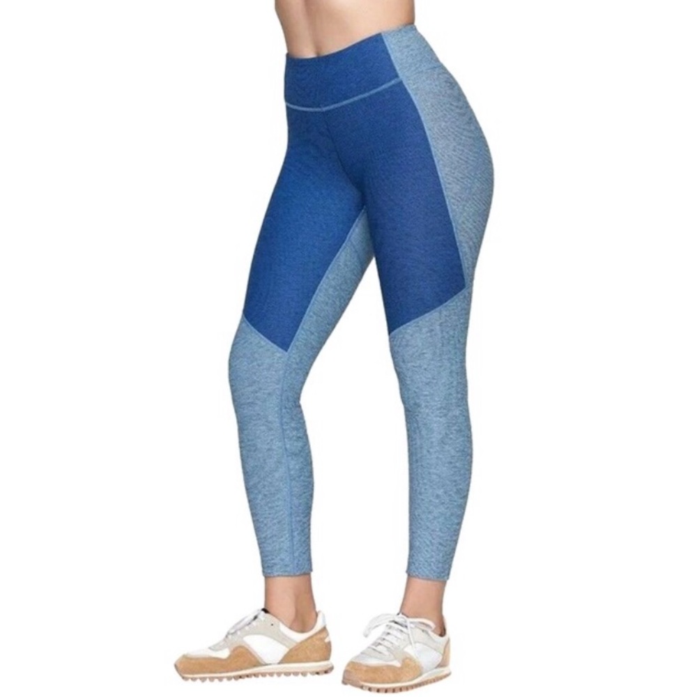 Outdoor Voices 3/4 Warmup Leggings - Picture 2 of 5